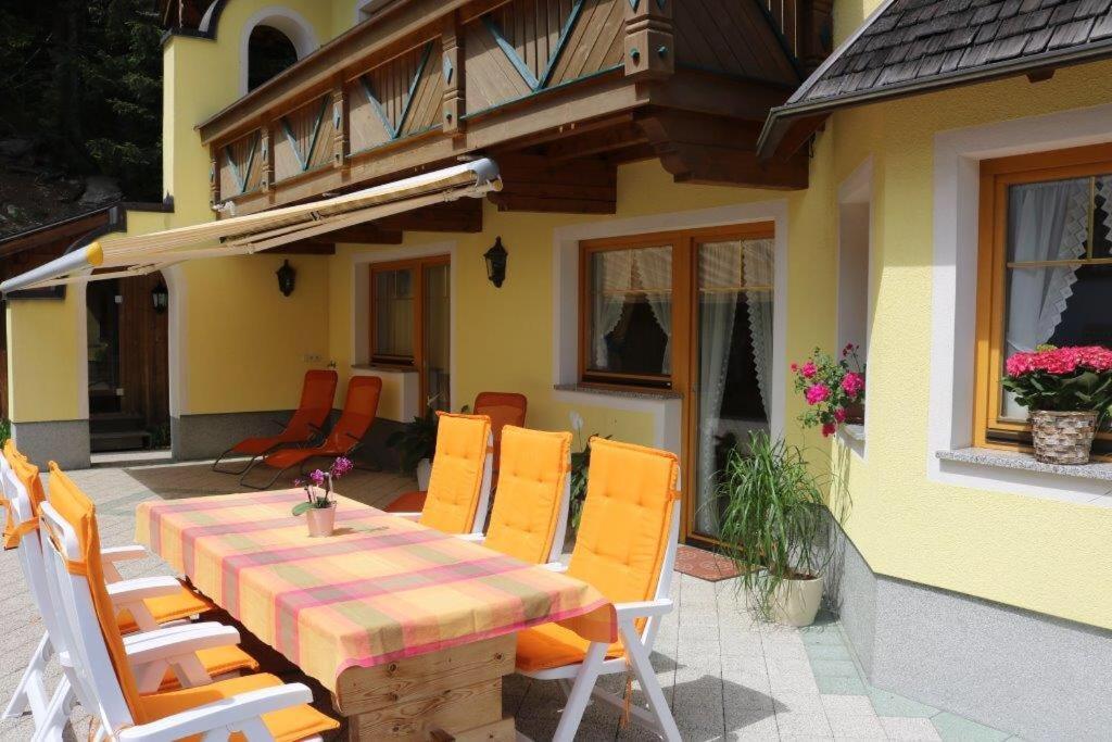 Landhaus Katharina Bis 12 Personen Mit Saunachalet Und Blick Auf Die Bergwelt Des Zillertals Hippach Εξωτερικό φωτογραφία